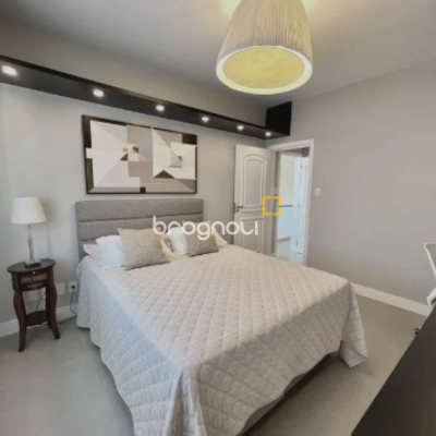 Casa com 450m², 4 quartos (sendo 4 suítes), 6 garagens, no bairro Jurerê Internacional em Florianópolis