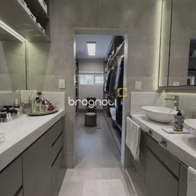 Casa com 450m², 4 quartos (sendo 4 suítes), 6 garagens, no bairro Jurerê Internacional em Florianópolis