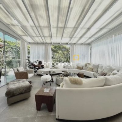 Casa com 450m², 4 quartos (sendo 4 suítes), 6 garagens, no bairro Jurerê Internacional em Florianópolis