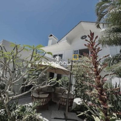 Casa com 450m², 4 quartos (sendo 4 suítes), 6 garagens, no bairro Jurerê Internacional em Florianópolis