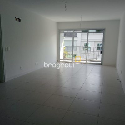 Apartamento com 104m², 3 quartos (sendo 3 suítes), 1 garagem, no bairro Jurerê em Florianópolis