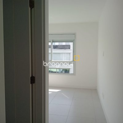Apartamento com 104m², 3 quartos (sendo 3 suítes), 1 garagem, no bairro Jurerê em Florianópolis