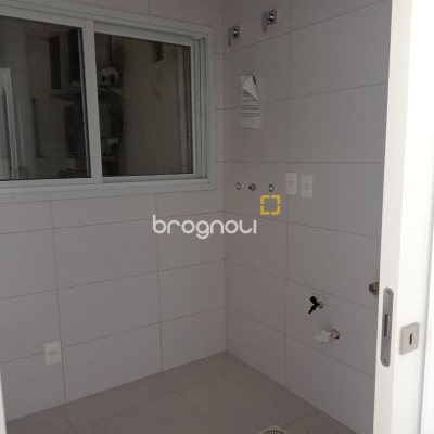 Apartamento com 104m², 3 quartos (sendo 3 suítes), 1 garagem, no bairro Jurerê em Florianópolis