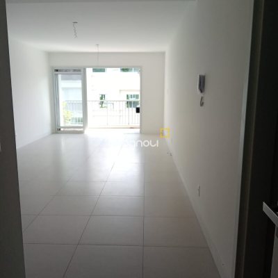 Apartamento com 104m², 3 quartos (sendo 3 suítes), 1 garagem, no bairro Jurerê em Florianópolis