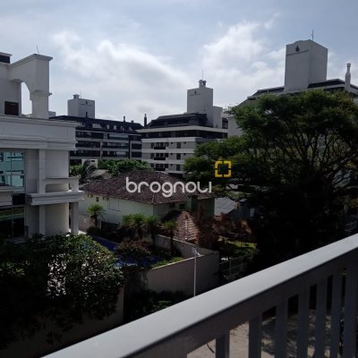 Apartamento com 104m², 3 quartos (sendo 3 suítes), 1 garagem, no bairro Jurerê em Florianópolis