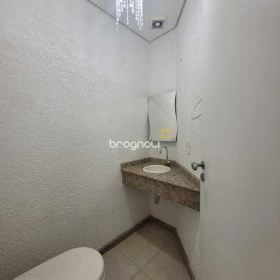 Apartamento com 124m², 3 quartos (sendo 3 suítes), 2 garagens, no bairro Jurerê Internacional em Florianópolis