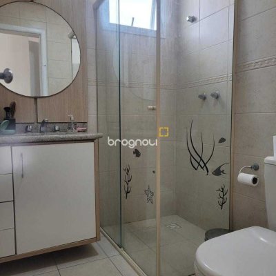 Apartamento com 124m², 3 quartos (sendo 3 suítes), 2 garagens, no bairro Jurerê Internacional em Florianópolis