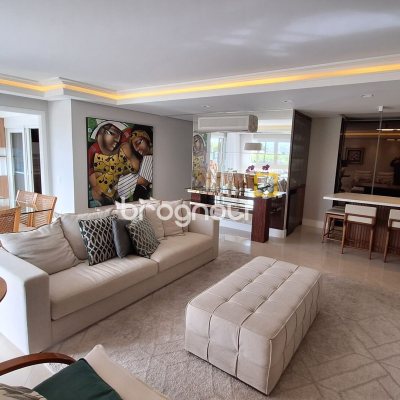 Apartamento com 176m², 4 quartos (sendo 4 suítes), 3 garagens, no bairro Jurerê Internacional em Florianópolis