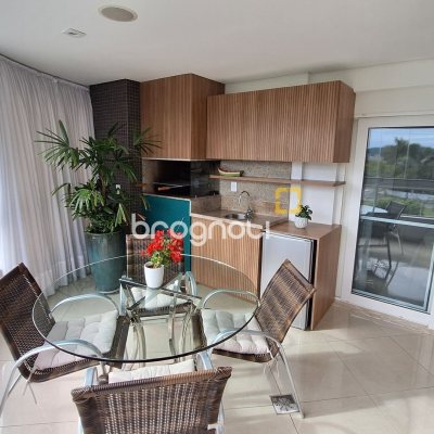 Apartamento com 176m², 4 quartos (sendo 4 suítes), 3 garagens, no bairro Jurerê Internacional em Florianópolis