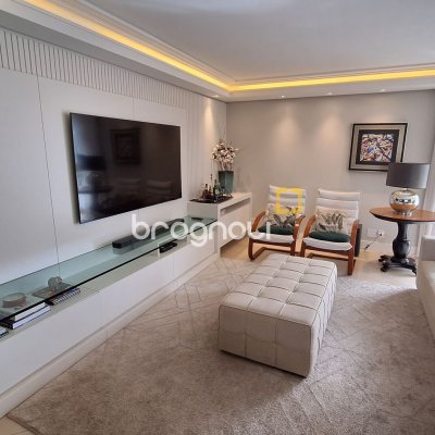 Apartamento com 176m², 4 quartos (sendo 4 suítes), 3 garagens, no bairro Jurerê Internacional em Florianópolis