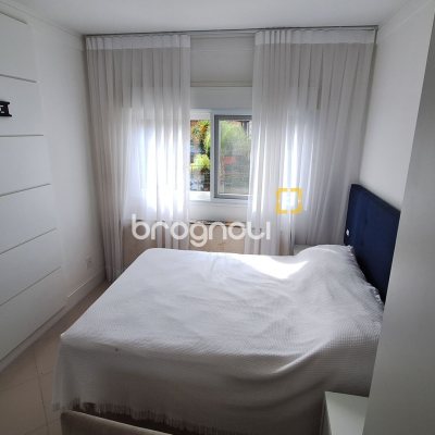 Apartamento com 176m², 4 quartos (sendo 4 suítes), 3 garagens, no bairro Jurerê Internacional em Florianópolis
