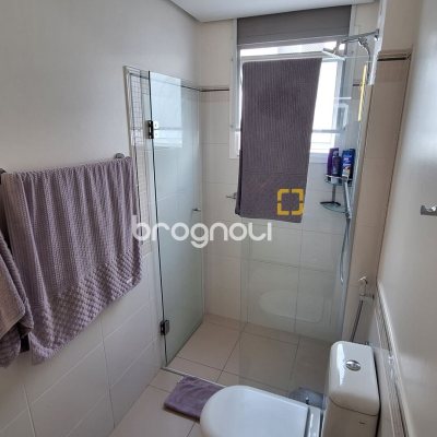 Apartamento com 176m², 4 quartos (sendo 4 suítes), 3 garagens, no bairro Jurerê Internacional em Florianópolis