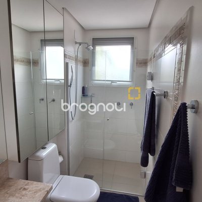 Apartamento com 176m², 4 quartos (sendo 4 suítes), 3 garagens, no bairro Jurerê Internacional em Florianópolis