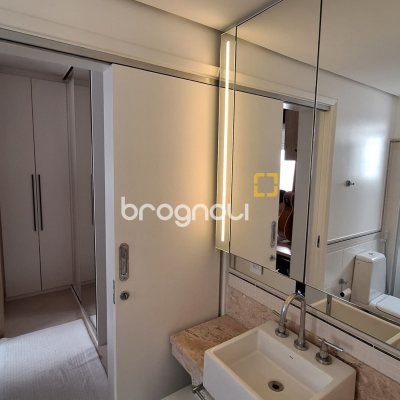 Apartamento com 176m², 4 quartos (sendo 4 suítes), 3 garagens, no bairro Jurerê Internacional em Florianópolis