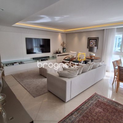 Apartamento com 176m², 4 quartos (sendo 4 suítes), 3 garagens, no bairro Jurerê Internacional em Florianópolis