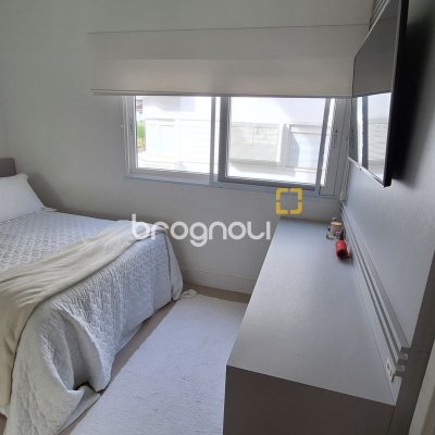 Apartamento com 176m², 4 quartos (sendo 4 suítes), 3 garagens, no bairro Jurerê Internacional em Florianópolis