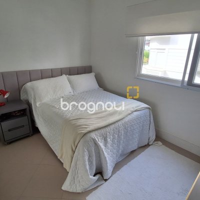 Apartamento com 176m², 4 quartos (sendo 4 suítes), 3 garagens, no bairro Jurerê Internacional em Florianópolis