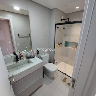 Apartamento com 125m², 3 quartos (sendo 2 suítes), 2 garagens, no bairro Jurerê Internacional em Florianópolis