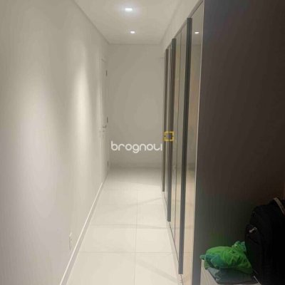 Apartamento com 125m², 3 quartos (sendo 2 suítes), 2 garagens, no bairro Jurerê Internacional em Florianópolis