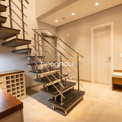Apartamento com 128m², 3 quartos (sendo 3 suítes), 2 garagens, no bairro Cachoeira do Bom Jesus em Florianópolis