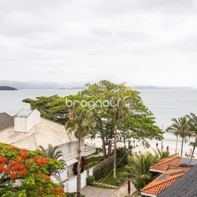 Apartamento com 128m², 3 quartos (sendo 3 suítes), 2 garagens, no bairro Cachoeira do Bom Jesus em Florianópolis
