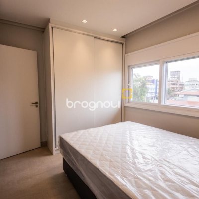 Apartamento com 128m², 3 quartos (sendo 3 suítes), 2 garagens, no bairro Cachoeira do Bom Jesus em Florianópolis