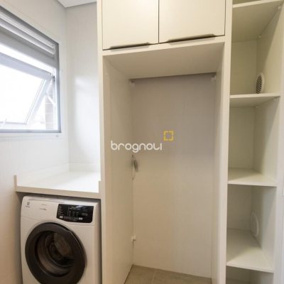 Apartamento com 128m², 3 quartos (sendo 3 suítes), 2 garagens, no bairro Cachoeira do Bom Jesus em Florianópolis
