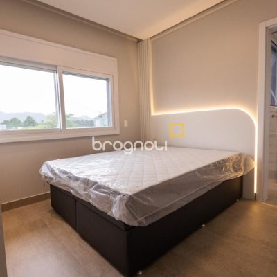 Apartamento com 128m², 3 quartos (sendo 3 suítes), 2 garagens, no bairro Cachoeira do Bom Jesus em Florianópolis