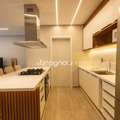 Apartamento com 128m², 3 quartos (sendo 3 suítes), 2 garagens, no bairro Cachoeira do Bom Jesus em Florianópolis