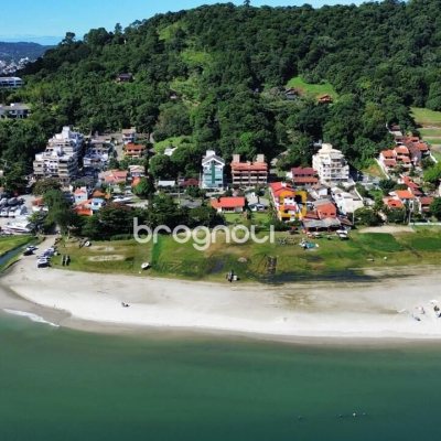Apartamento com 105m², 3 quartos (sendo 1 suíte), 2 garagens, no bairro Canajurê em Florianópolis