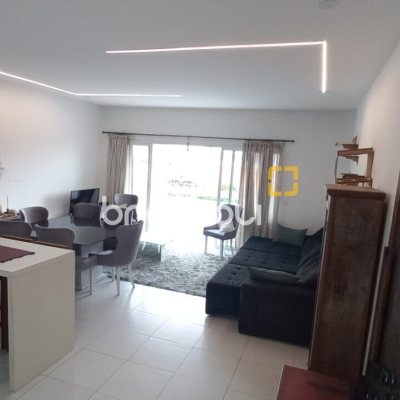 Apartamento com 105m², 3 quartos (sendo 1 suíte), 2 garagens, no bairro Canajurê em Florianópolis