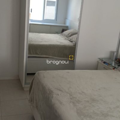 Apartamento com 105m², 3 quartos (sendo 1 suíte), 2 garagens, no bairro Canajurê em Florianópolis