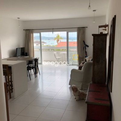 Apartamento com 105m², 3 quartos (sendo 1 suíte), 2 garagens, no bairro Canajurê em Florianópolis