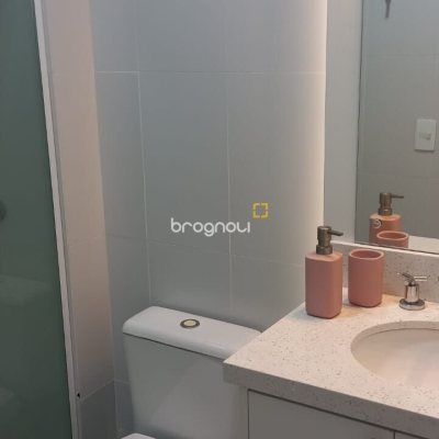 Apartamento com 105m², 3 quartos (sendo 1 suíte), 2 garagens, no bairro Canajurê em Florianópolis