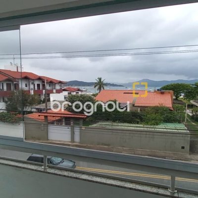 Apartamento com 105m², 3 quartos (sendo 1 suíte), 2 garagens, no bairro Canajurê em Florianópolis