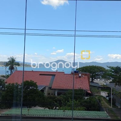 Apartamento com 105m², 3 quartos (sendo 1 suíte), 2 garagens, no bairro Canajurê em Florianópolis
