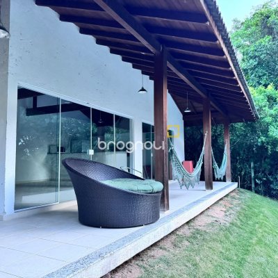Apartamento com 105m², 3 quartos (sendo 1 suíte), 2 garagens, no bairro Canajurê em Florianópolis