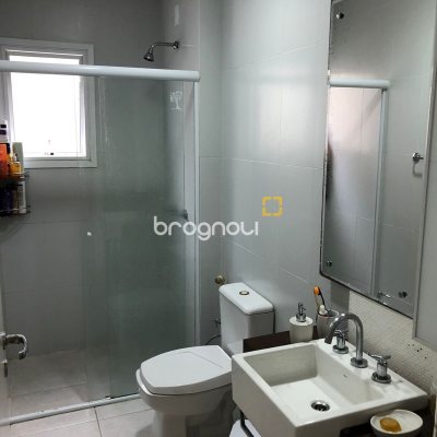 Apartamento com 105m², 3 quartos (sendo 1 suíte), 2 garagens, no bairro Canajurê em Florianópolis