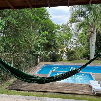 Apartamento com 105m², 3 quartos (sendo 1 suíte), 2 garagens, no bairro Canajurê em Florianópolis