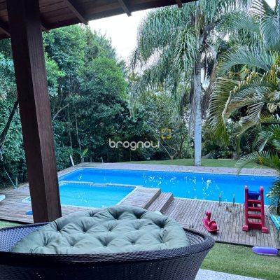 Apartamento com 105m², 3 quartos (sendo 1 suíte), 2 garagens, no bairro Canajurê em Florianópolis