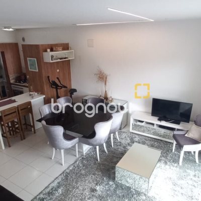 Apartamento com 105m², 3 quartos (sendo 1 suíte), 2 garagens, no bairro Canajurê em Florianópolis