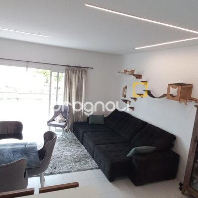 Apartamento com 105m², 3 quartos (sendo 1 suíte), 2 garagens, no bairro Canajurê em Florianópolis