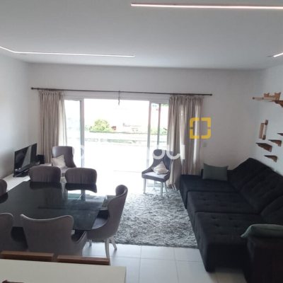 Apartamento com 105m², 3 quartos (sendo 1 suíte), 2 garagens, no bairro Canajurê em Florianópolis