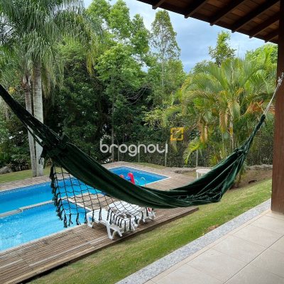 Apartamento com 105m², 3 quartos (sendo 1 suíte), 2 garagens, no bairro Canajurê em Florianópolis