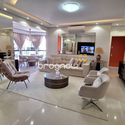 Apartamento com 128m², 3 quartos (sendo 3 suítes), 2 garagens, no bairro Jurerê Internacional em Florianópolis