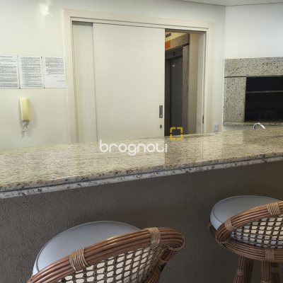 Apartamento com 128m², 3 quartos (sendo 3 suítes), 2 garagens, no bairro Jurerê Internacional em Florianópolis