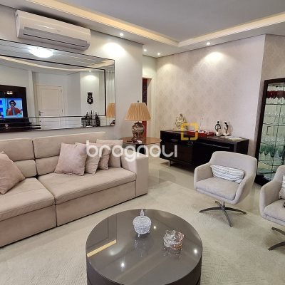 Apartamento com 128m², 3 quartos (sendo 3 suítes), 2 garagens, no bairro Jurerê Internacional em Florianópolis
