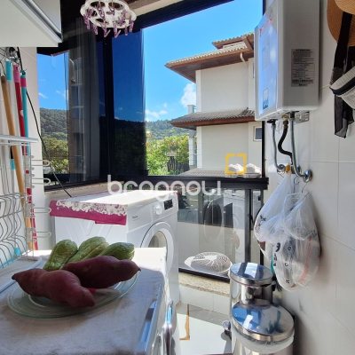 Apartamento com 128m², 3 quartos (sendo 3 suítes), 2 garagens, no bairro Jurerê Internacional em Florianópolis