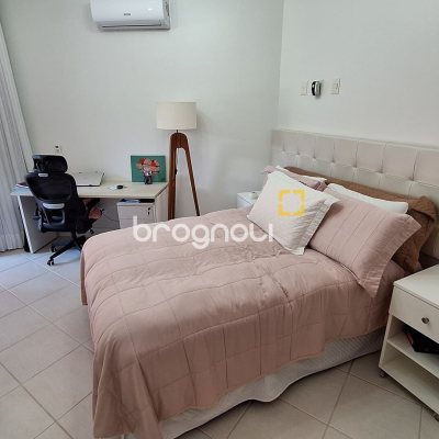 Apartamento com 128m², 3 quartos (sendo 3 suítes), 2 garagens, no bairro Jurerê Internacional em Florianópolis