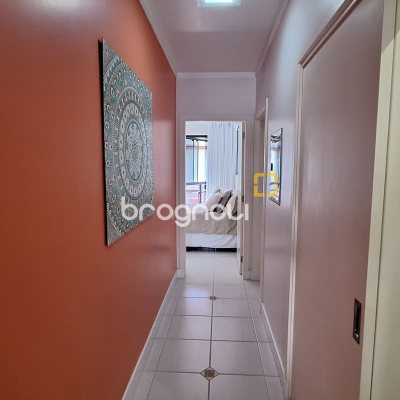 Apartamento com 128m², 3 quartos (sendo 3 suítes), 2 garagens, no bairro Jurerê Internacional em Florianópolis